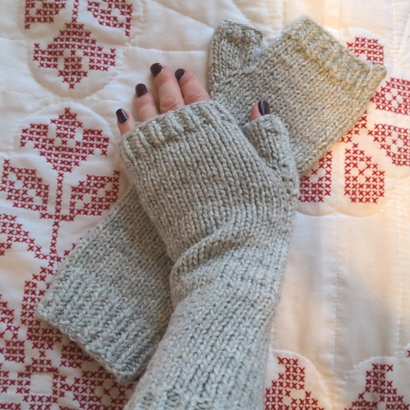 Handknitted Fingerless mittens light gray wool blend - Picture 1 of 6